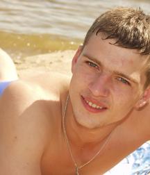 Oleg at the River 58d65c6c9f2ef.jpg