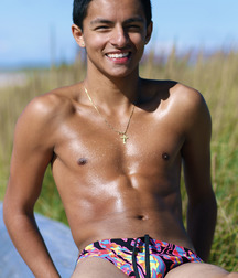 Speedo Lads 58e98e8748ded.jpg