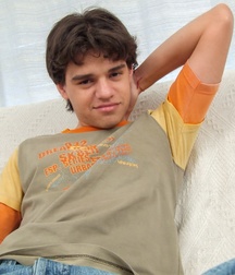 LATIN BOY RODRIGO 580461a180f7e.jpg