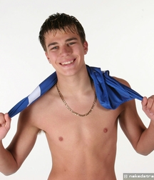 HOT BRIT BOY 2 593f03ef4f1a7.jpg