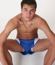 HOT BRIT BOY 2 593f045559923.jpg
