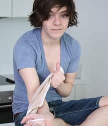 EMO HOTTIE SANDY 593f6d58490c0.jpg