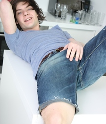 EMO HOTTIE SANDY 593f6d5cb310c.jpg