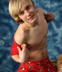 HOT BLONDE BOY 595176ddcdf66.jpg