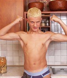BLONDE BOY AXEL 1 59c465241b1f7.jpg