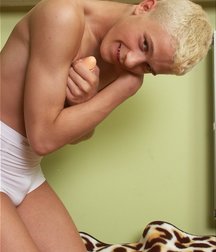 BLONDE BOY AXEL 2 59c5966031003.jpg