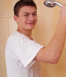 IGOR - SHOWER 5b4b8c4b83cf9.jpg