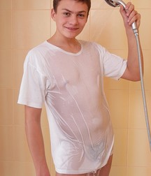 IGOR - SHOWER 5b4b8c4ce84ef.jpg