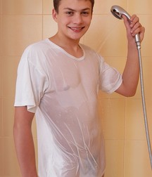 IGOR - SHOWER 5b4b8c4e4f06e.jpg