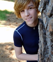 Blond Boy (no porn) 5b5a3bcc2f827.jpg