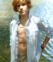 Blond Boy (no porn) 5b5a3bf52b302.jpg