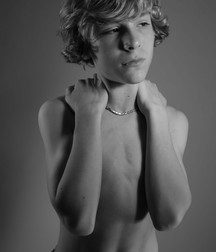 Blond Boy (no porn) 5b5a3c071a18d.jpg