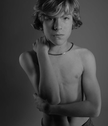 Blond Boy (no porn) 5b5a3c088de0a.jpg