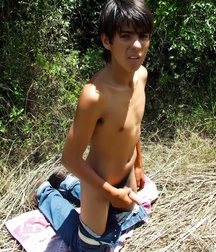 LATIN BOY WILLY 5b5cec0c2ded1.jpg