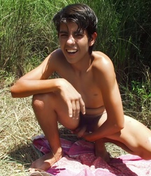 LATIN BOY WILLY 5b5cec590d09e.jpg