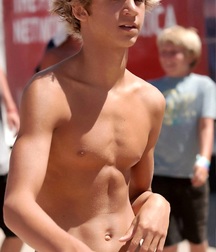 Web finds - TUMMY BOYS 5b91035cd2f26.jpg