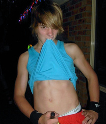 Web finds - MIXED BOYS 5b9104f1b8b91.jpg