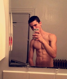 Max selfies 5830bf33b5358.jpg