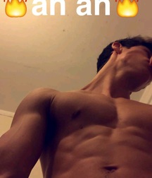 Max selfies 5830bf4e0100e.jpg