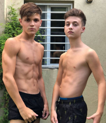 Fun insta Boys 5bf06c9c36fda.png