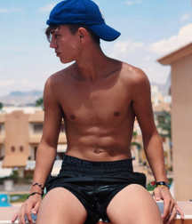 Fun insta Boys 5bf06ca7e9517.png