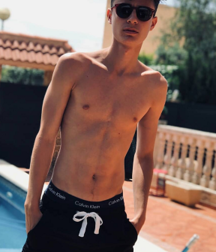 Fun insta Boys 5bf06cb4b4143.png