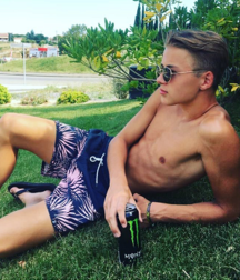 Fun insta Boys 5bf06ccf0422a.png