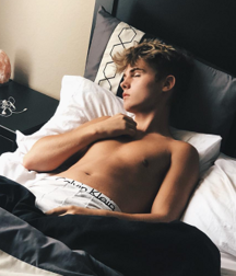Fun insta Boys 5bf06cd1e9375.png