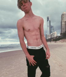 Shirtless boys 5d7a2ebfacb8d.png