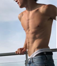 Shirtless boys 5d7a2ec3c2500.png