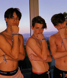 Cute boys 5d7b7971a6342.png