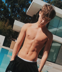 Cute boys 5d7b7977a21dc.png