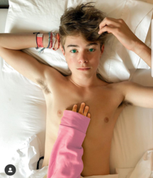 Cute boys 5d7b79a06f66f.png