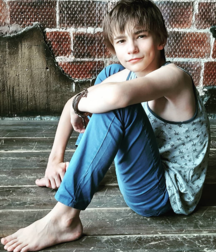 Cute boys 5d7b79bce3c68.png