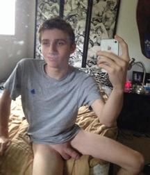 Boys naked and phone 5da4dd8708f74.jpg