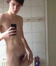 Boys naked and phone 5da4dda9e0d85.jpg
