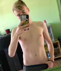 Boys naked and phone 5da4ddadafe5f.png