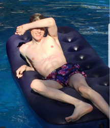 Boys naked and phone 5da4ddb5328d5.png