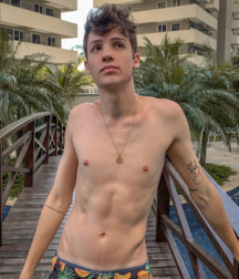 Boys naked and phone 5da4ddd783576.png