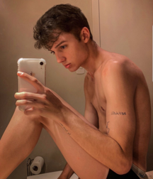 Boys naked and phone 5da4dddad5824.png