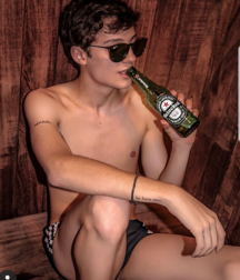 Boys naked and phone 5da4dde24418e.png