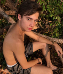 Boys naked and phone 5da4dde59c7b2.png