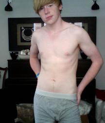 Cute Boys 5dd4da3a16b71.jpg