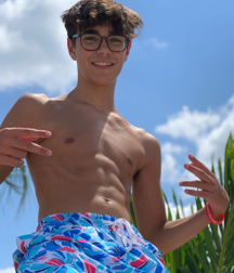 NN boys models and sport 5df27e707baaa.png