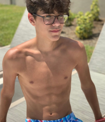 NN boys models and sport 5df27e76d2823.png