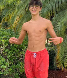 NN boys models and sport 5df27e7a977b5.png