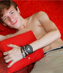 NN boys models and sport 5df27eb614c25.png