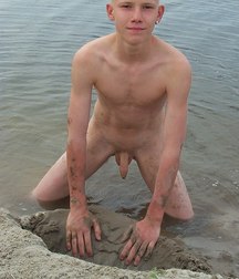 Hot Boys 1 5df3d533dec1c.jpg