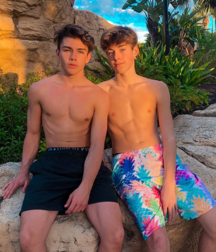 Very cute boys 5df3dfe134353.png