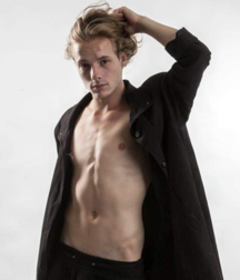 Very cute boys 5df3e00eaa286.png